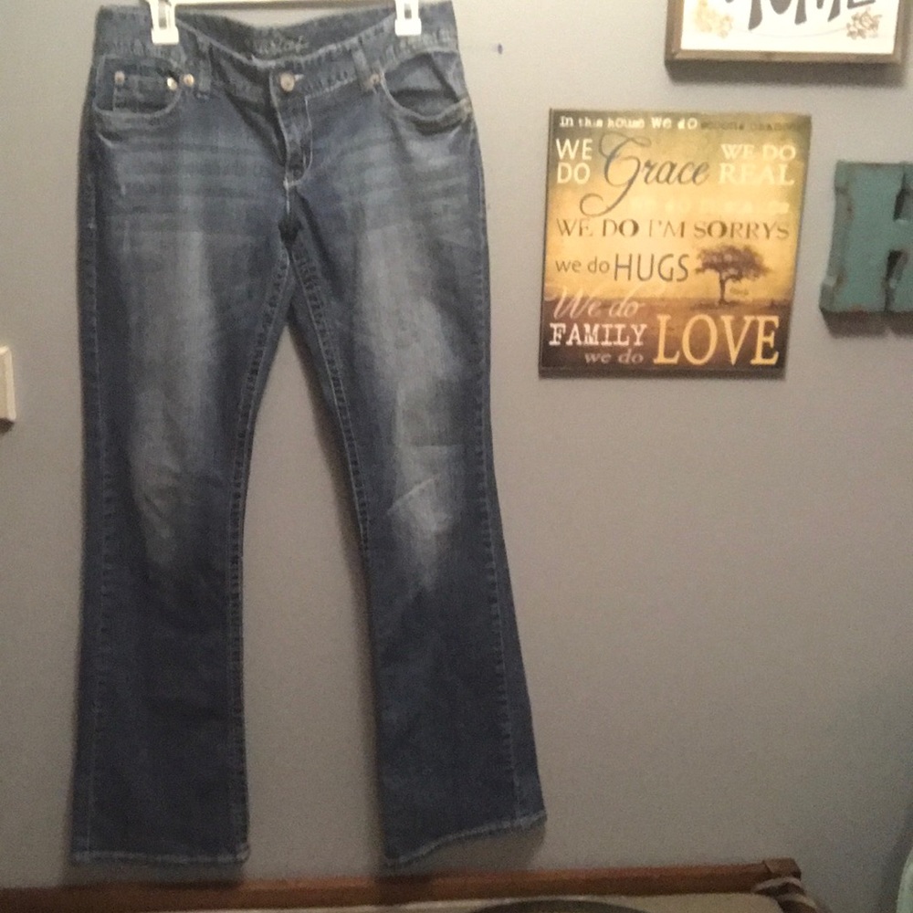 Maurice’s Size 9/10 Long Jeans - Like New!